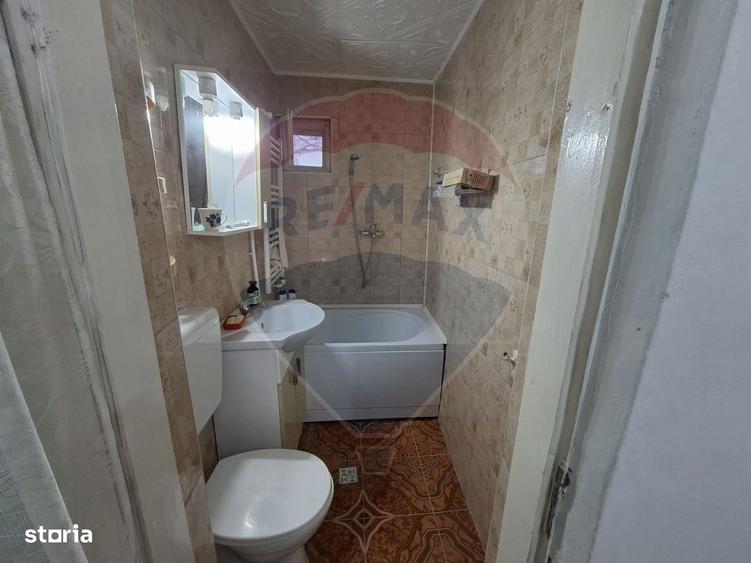 Casă cu 4 camere în Sărata