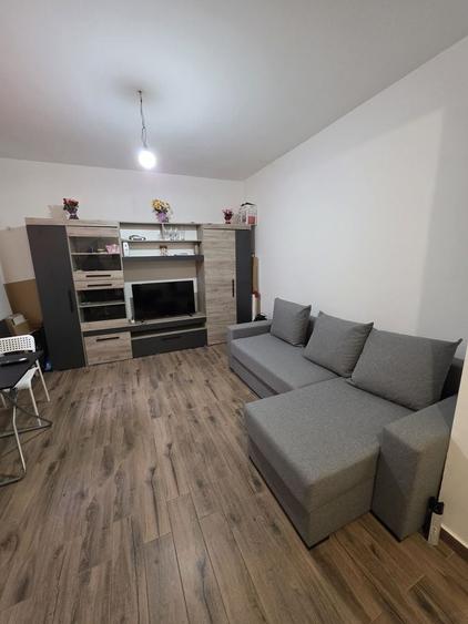 Garsonieră decomandată în Central