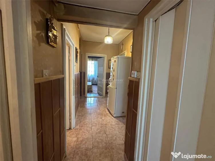 Apartament cu 3 camere decomandat în Luncă