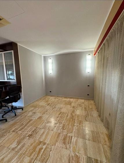 Apartament cu 3 camere semidecomandat în Nord