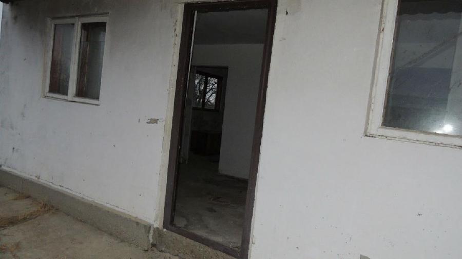 Casă individuală cu 3 camere cu Teren 300 Mp în Crevedia