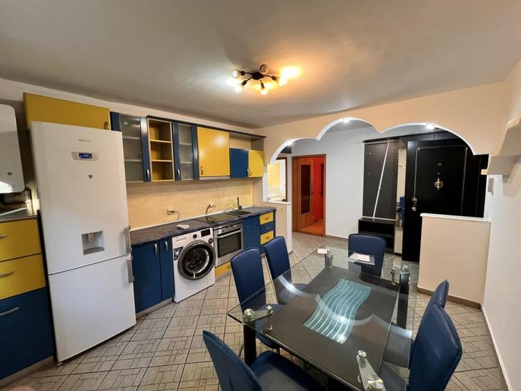 Apartament cu 3 camere decomandat, mobilat în Mihai Viteazul