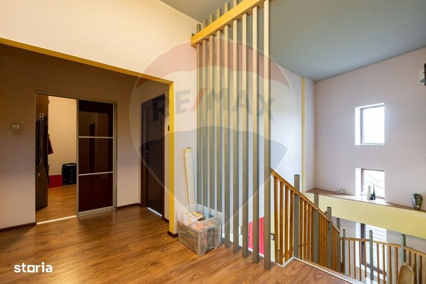 Casă cu 4 camere în Ciolpani