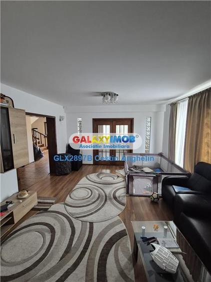 Casă cu 5 camere cu Teren 850 Mp în Central