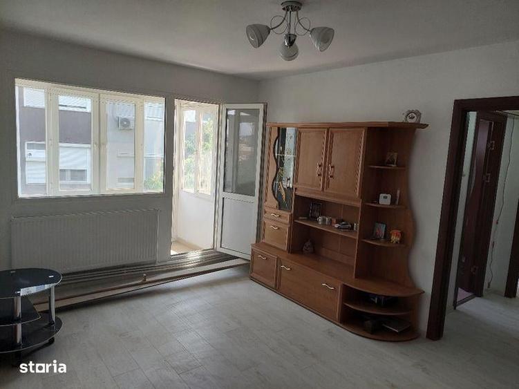 Apartament cu 2 camere semidecomandat în Brazda lui Novac