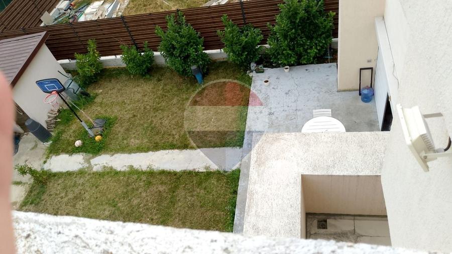 Casă individuală cu 8 camere cu Teren 476 Mp în Corbeanca