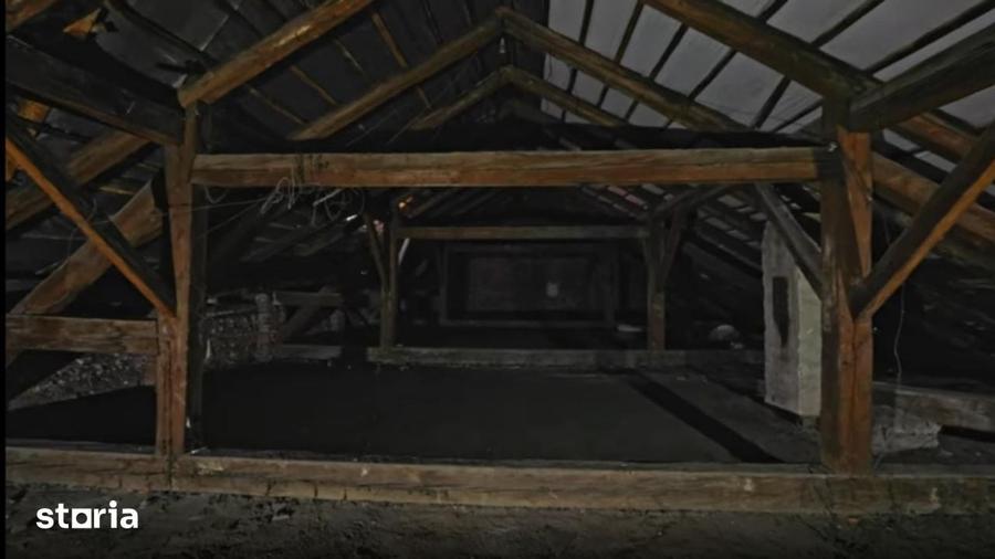 Casă cu 7 camere cu Teren 300 Mp în Eminescu
