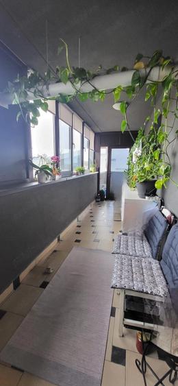 Apartament cu 3 camere semidecomandat în Prelungirea Ghencea