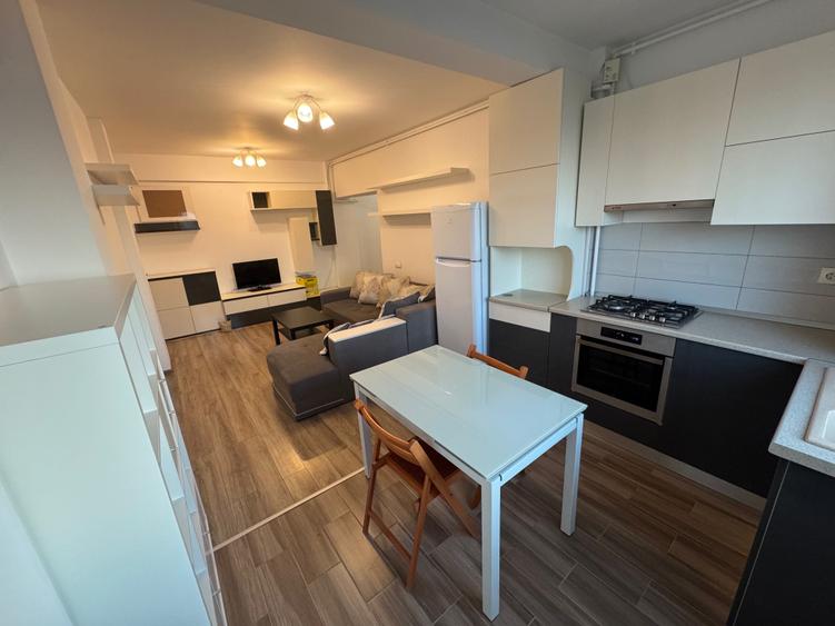 Apartament cu 2 camere semidecomandat în Păcii