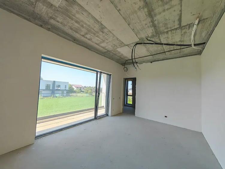 Duplex cu 4 camere cu Canalizare în Corbeanca
