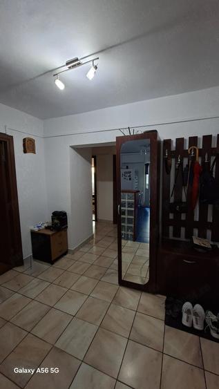 Apartament cu 3 camere decomandat în Scriitorilor
