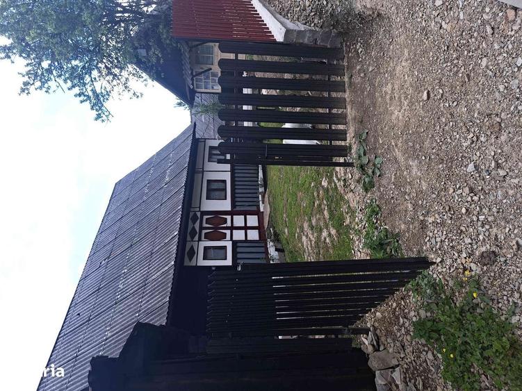 Casă cu 2 camere în Bucium