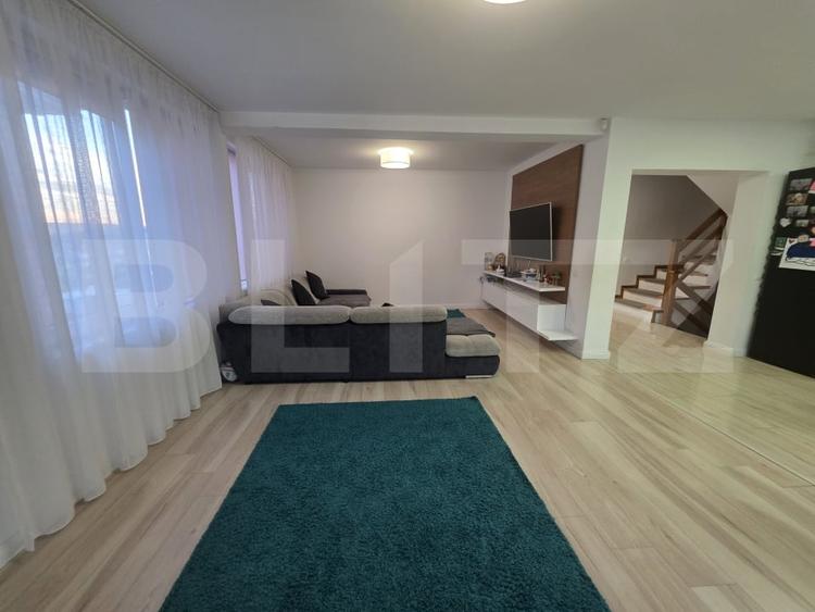 Casă individuală cu 5 camere cu Canalizare în Corunca