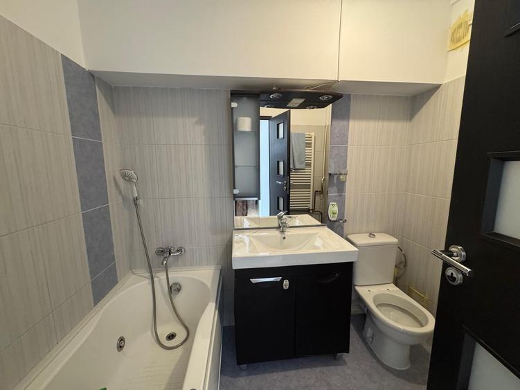 Apartament cu 4 camere decomandat în Moșilor