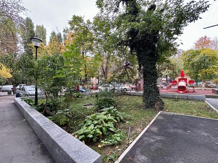 Apartament cu 2 camere decomandat, mobilat în Brâncoveanu