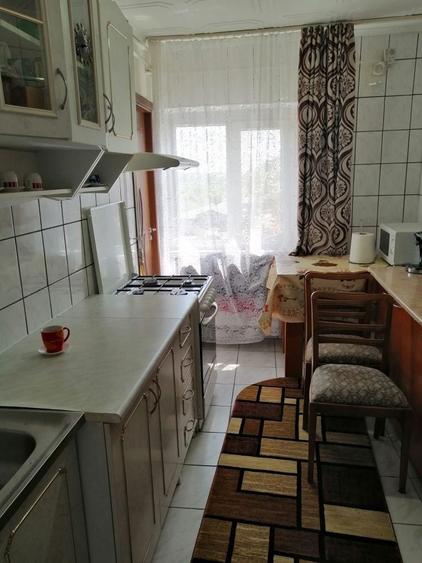 Apartament cu 3 camere decomandat în Poiana