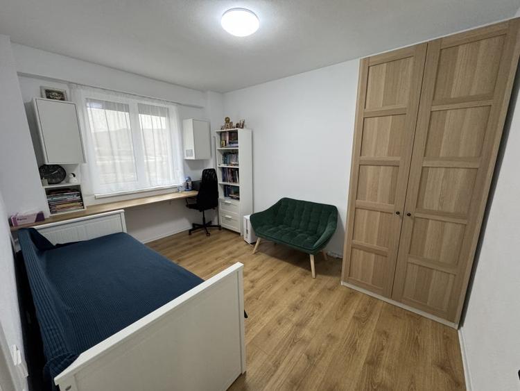 Apartament cu 3 camere decomandat, mobilat în Ampoi 3