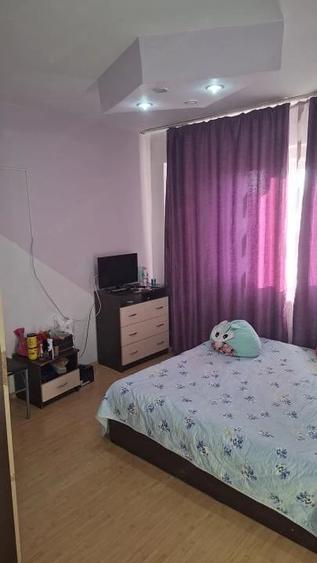 Apartament cu 4 camere decomandat în Bere