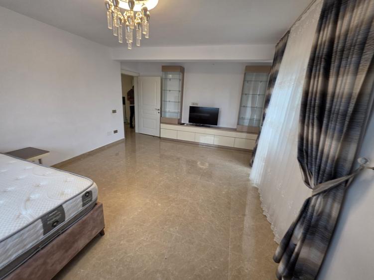 Apartament cu 3 camere decomandat, mobilat în Păcurari
