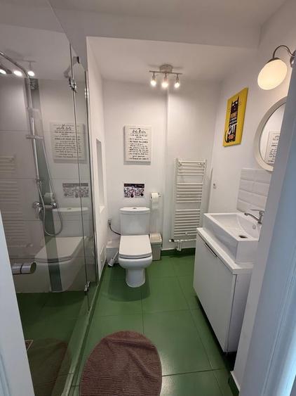 Apartament cu 2 camere semidecomandat, mobilat în P-ța Universității