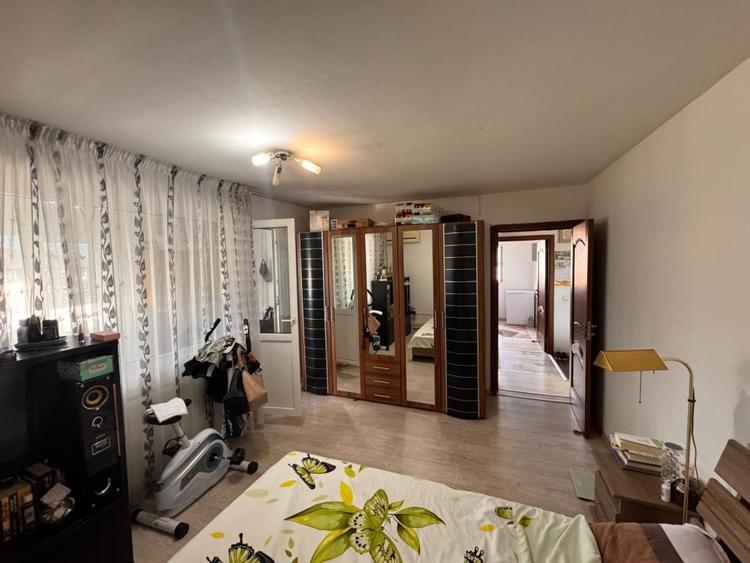 Apartament cu 3 camere decomandat, mobilat în Lăpuș