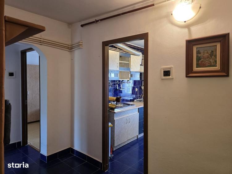 Apartament cu 3 camere, mobilat în Central