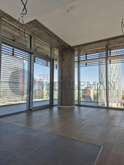 Apartament cu 3 camere decomandat în Floreasca