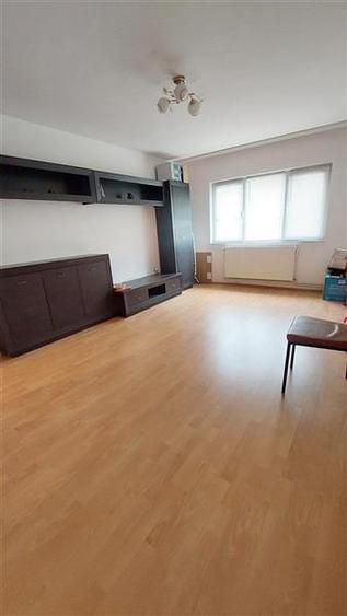 Apartament cu 2 camere decomandat în Răcădău