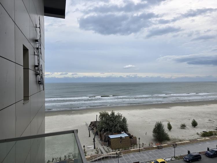 Apartament cu 2 camere decomandat în Est