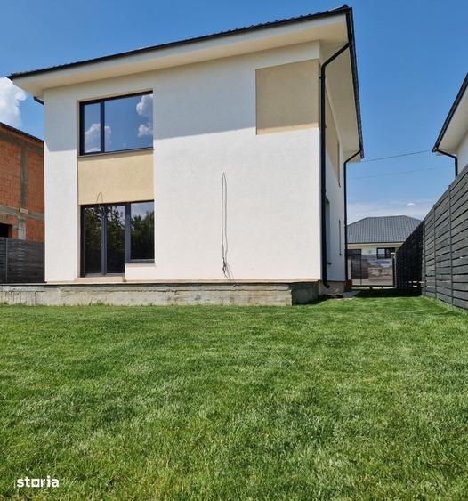 Casă cu 4 camere în Tunari
