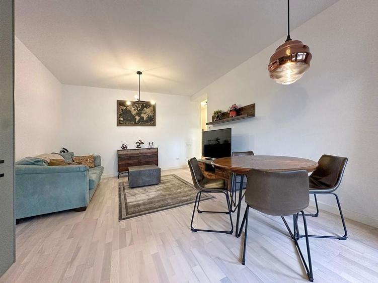 Apartament cu 3 camere decomandat, mobilat în Centrul Istoric