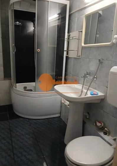 Apartament cu 3 camere decomandat în Nerva Traian