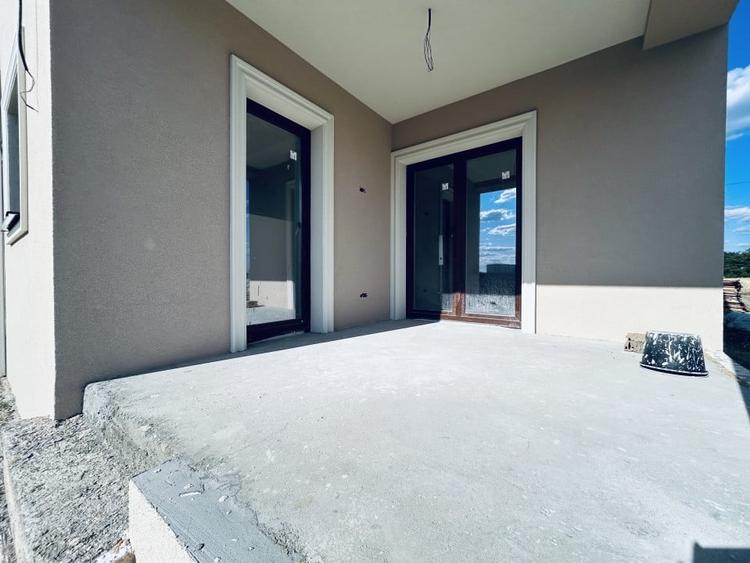 Duplex cu 5 camere cu Teren 410 Mp în Urseni