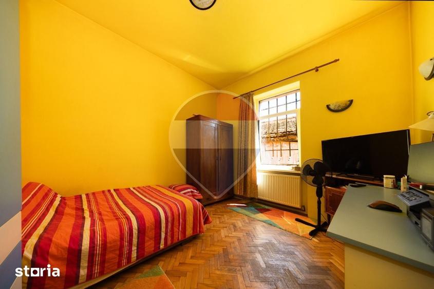Casă cu 3 camere cu Teren 369 Mp în 13 Decembrie