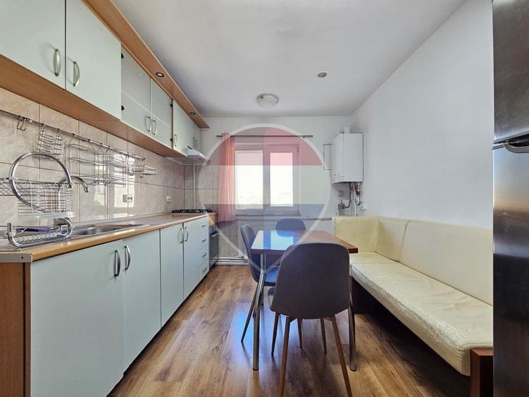 Apartament cu 3 camere decomandat, mobilat în Gheorgheni