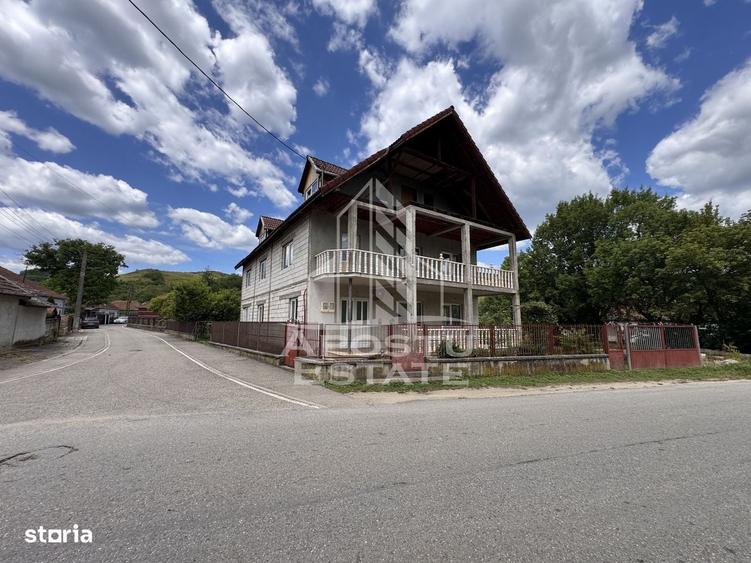 Casă cu 4 camere în Fărcădin