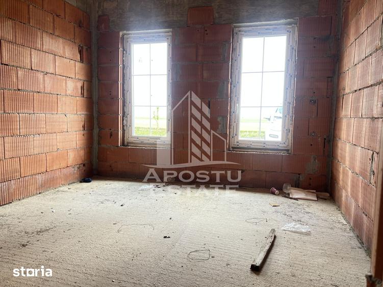 Casă cu 4 camere cu Teren 400 Mp în Orțișoara