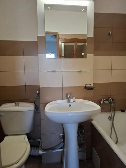 Garsonieră decomandată în Gojdu