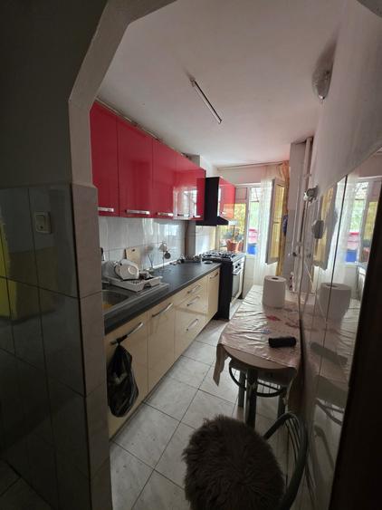 Apartament cu 2 camere semidecomandat în Rahova