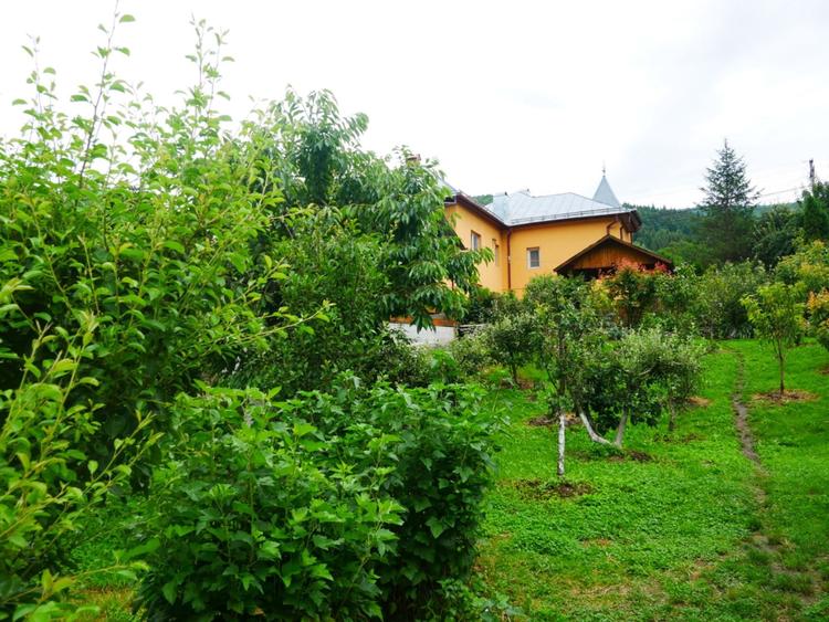 Casă cu 4 camere în Central