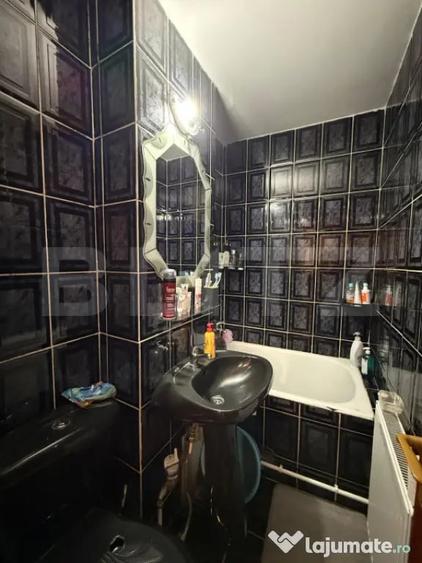 Apartament cu 3 camere semidecomandat în Comuna din Paris