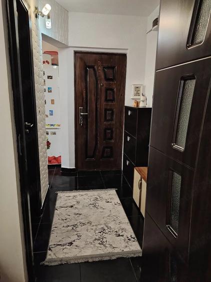 Apartament cu 2 camere semidecomandat în Astra