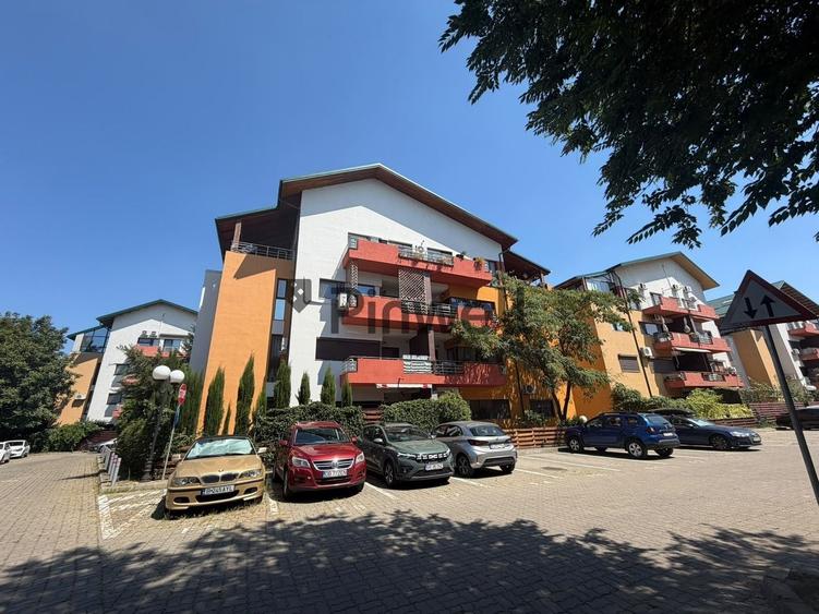Apartament cu 3 camere semidecomandat, mobilat în Central