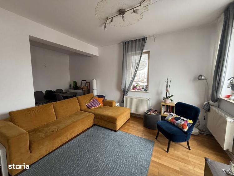 Apartament cu 3 camere decomandat în Romană