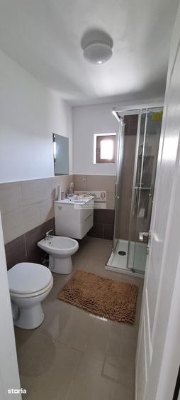 Apartament cu 3 camere decomandat, mobilat în Central