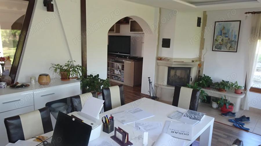 Casă cu 4 camere cu Teren 1200 Mp în Central