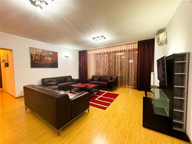 Apartament cu 4 camere semidecomandat în Floreasca