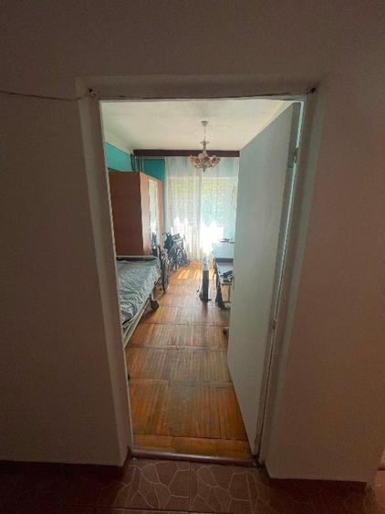 Apartament cu 3 camere decomandat în Nicolina