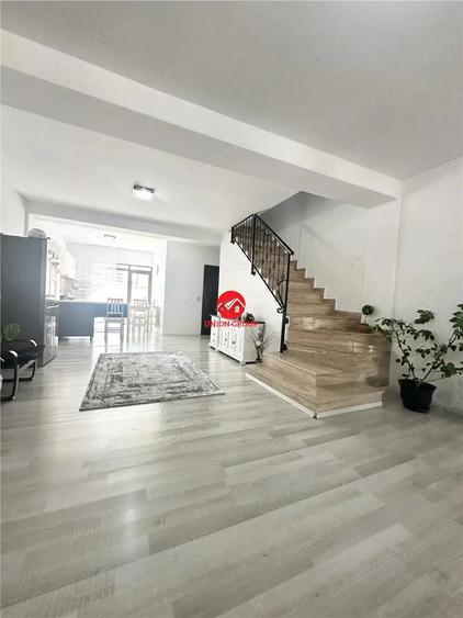 Spațiu comercial, de 463 mp, în Mamaia