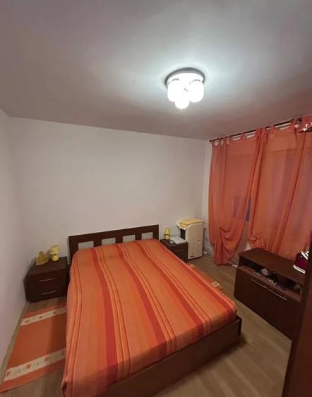Apartament cu 2 camere decomandat, mobilat în Alexandru cel Bun